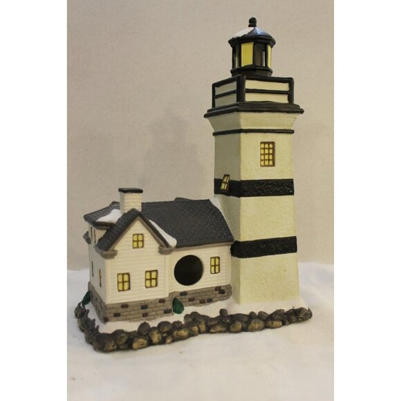 Santa's Workbench - Newcastle Lighthouse - 1999 - Picture 4 of 5